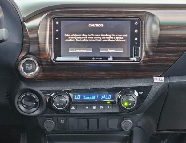 TOYOTA HILUX Image 3