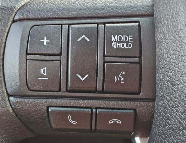 TOYOTA HILUX Image 8