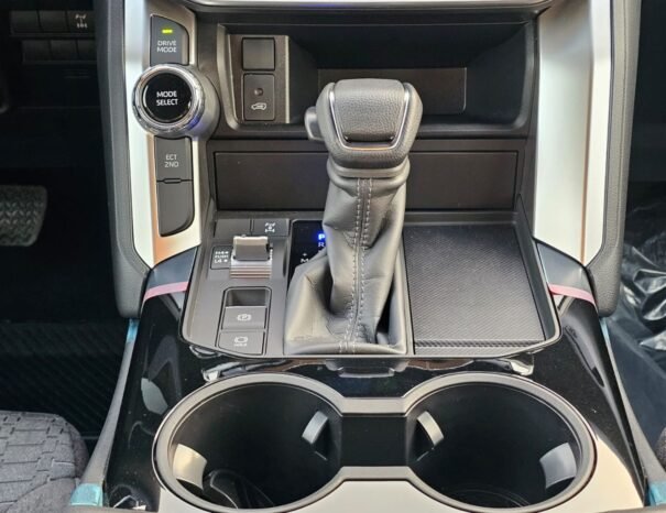 TOYOTA LANDCRUISER Image 4
