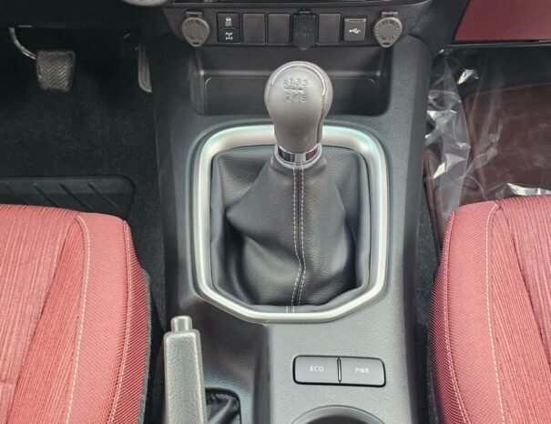 TOYOTA HILUX Image 5