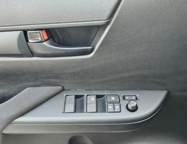TOYOTA HILUX Image 9