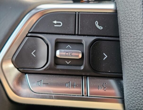 TOYOTA LANDCRUISER Image 6