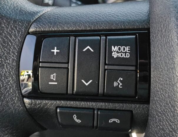 TOYOTA HILUX Image 8