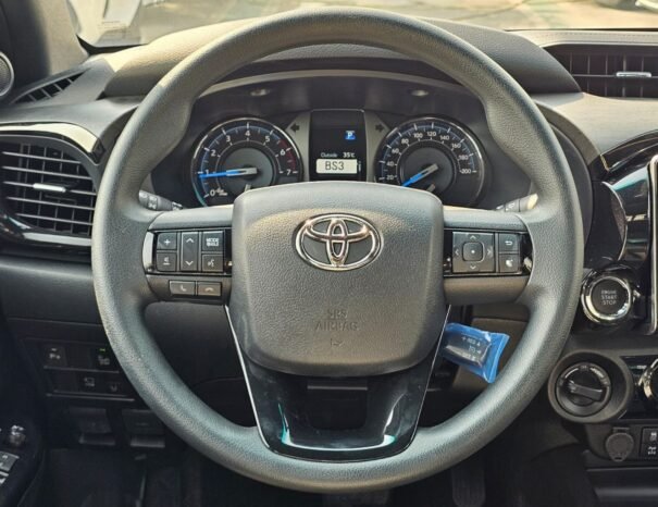 TOYOTA HILUX Image 7