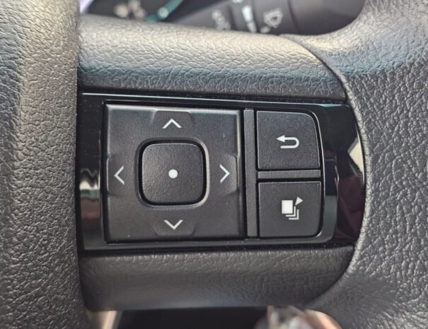 TOYOTA HILUX Image 8