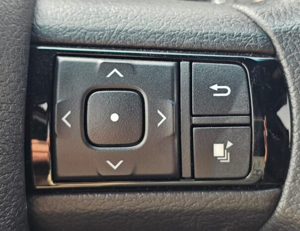 TOYOTA HILUX Image 9