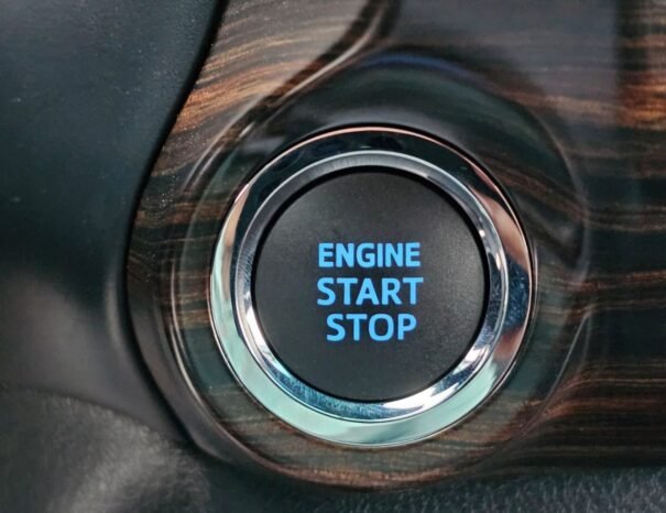TOYOTA HILUX Image 2