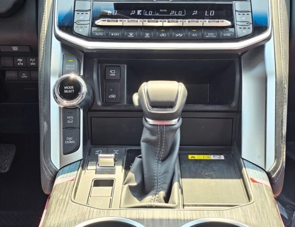 TOYOTA LANDCRUISER Image 5