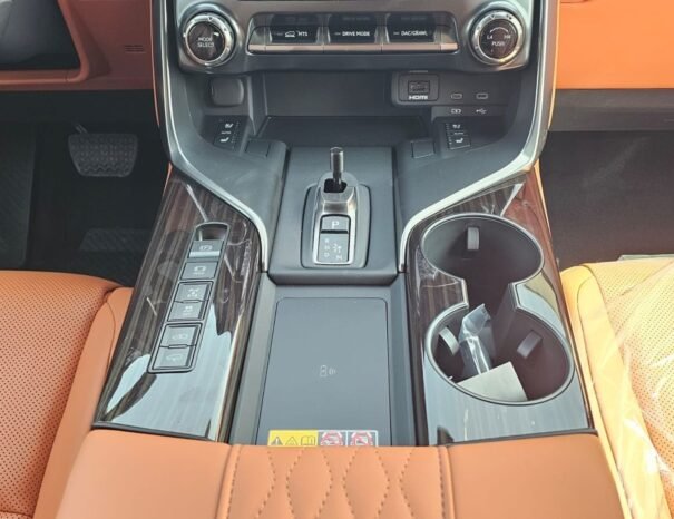 LEXUS LX700h Image 5