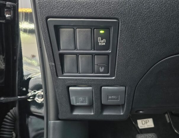 TOYOTA HILUX Image 12
