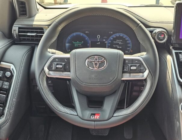 TOYOTA LANDCRUISER Image 6