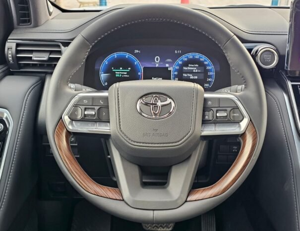 TOYOTA LANDCRUISER Image 7