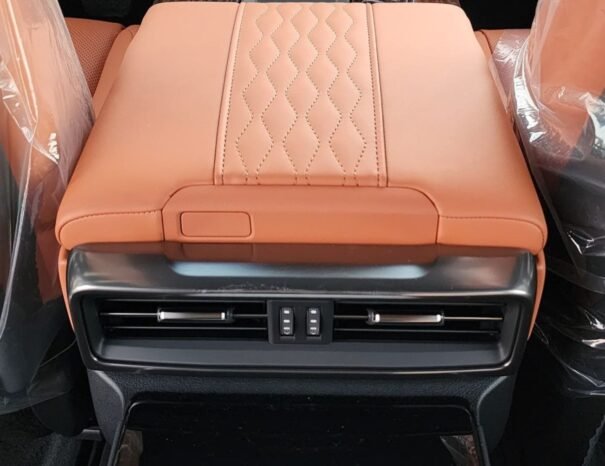 LEXUS LX700h Image 10