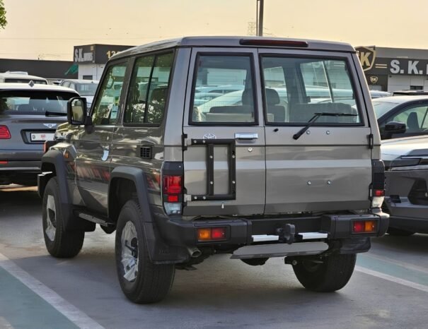TOYOTA LANDCRUISER HARD-TOP Image 16