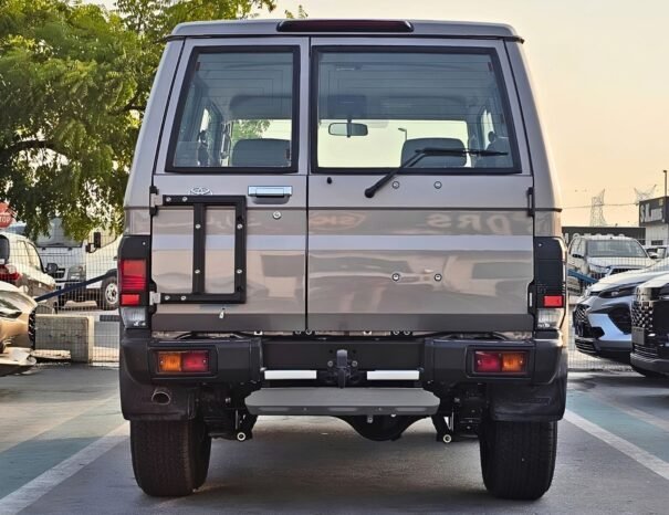 TOYOTA LANDCRUISER HARD-TOP Image 17