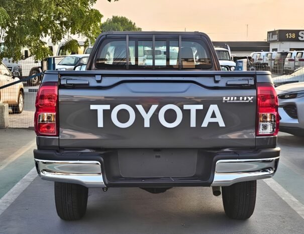 TOYOTA HILUX Image 17