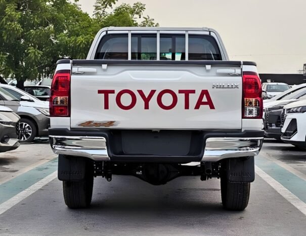 TOYOTA HILUX Image 11