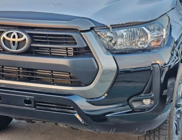 TOYOTA HILUX Image 18