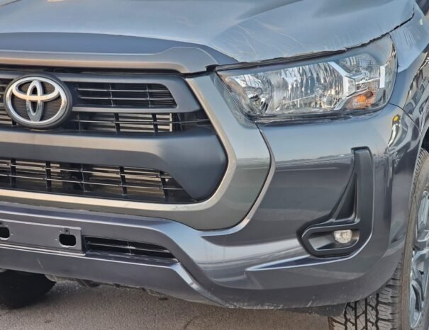 TOYOTA HILUX Image 18