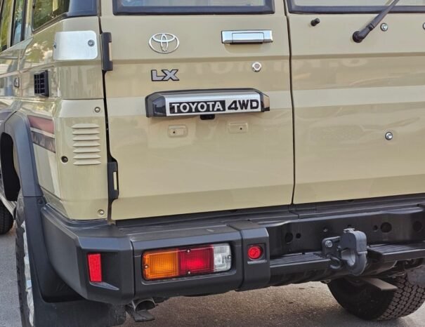 TOYOTA LANDCRUISER HARD-TOP Image 23