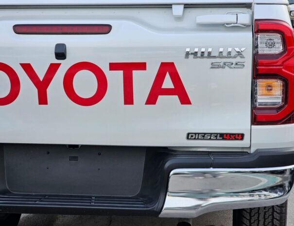 TOYOTA HILUX Image 22