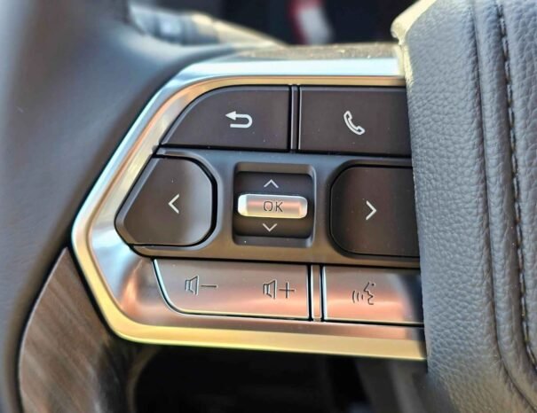 TOYOTA LANDCRUISER Image 8