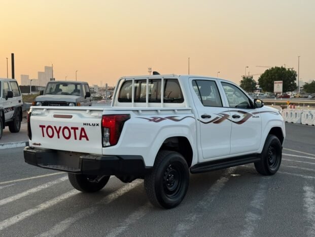 TOYOTA HILUX Image 12