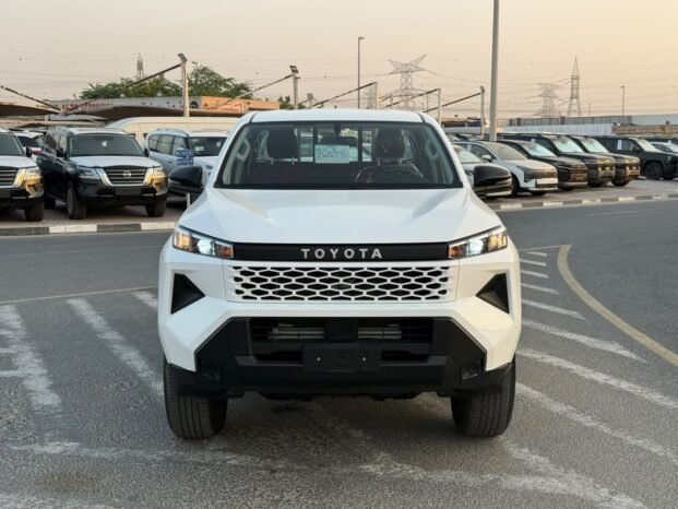 TOYOTA HILUX DOUBLE CABIN PICKUP 2027 PETROL V4 2.7L A/T 4WD