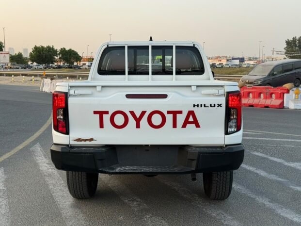 TOYOTA HILUX Image 11