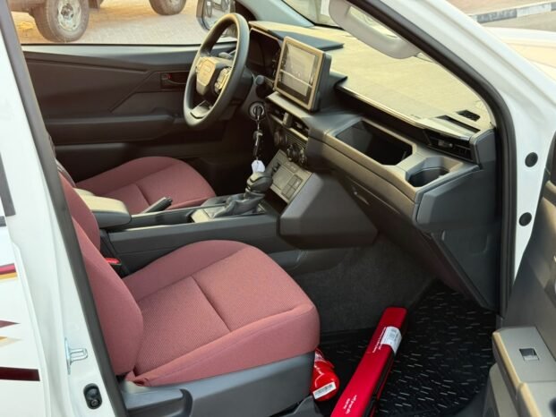 TOYOTA HILUX Image 8