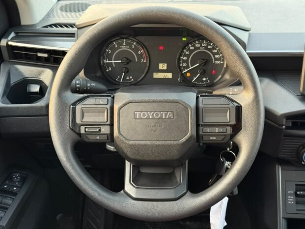 TOYOTA HILUX Image 5
