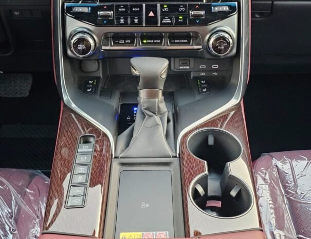 LEXUS LX 600 Image 9